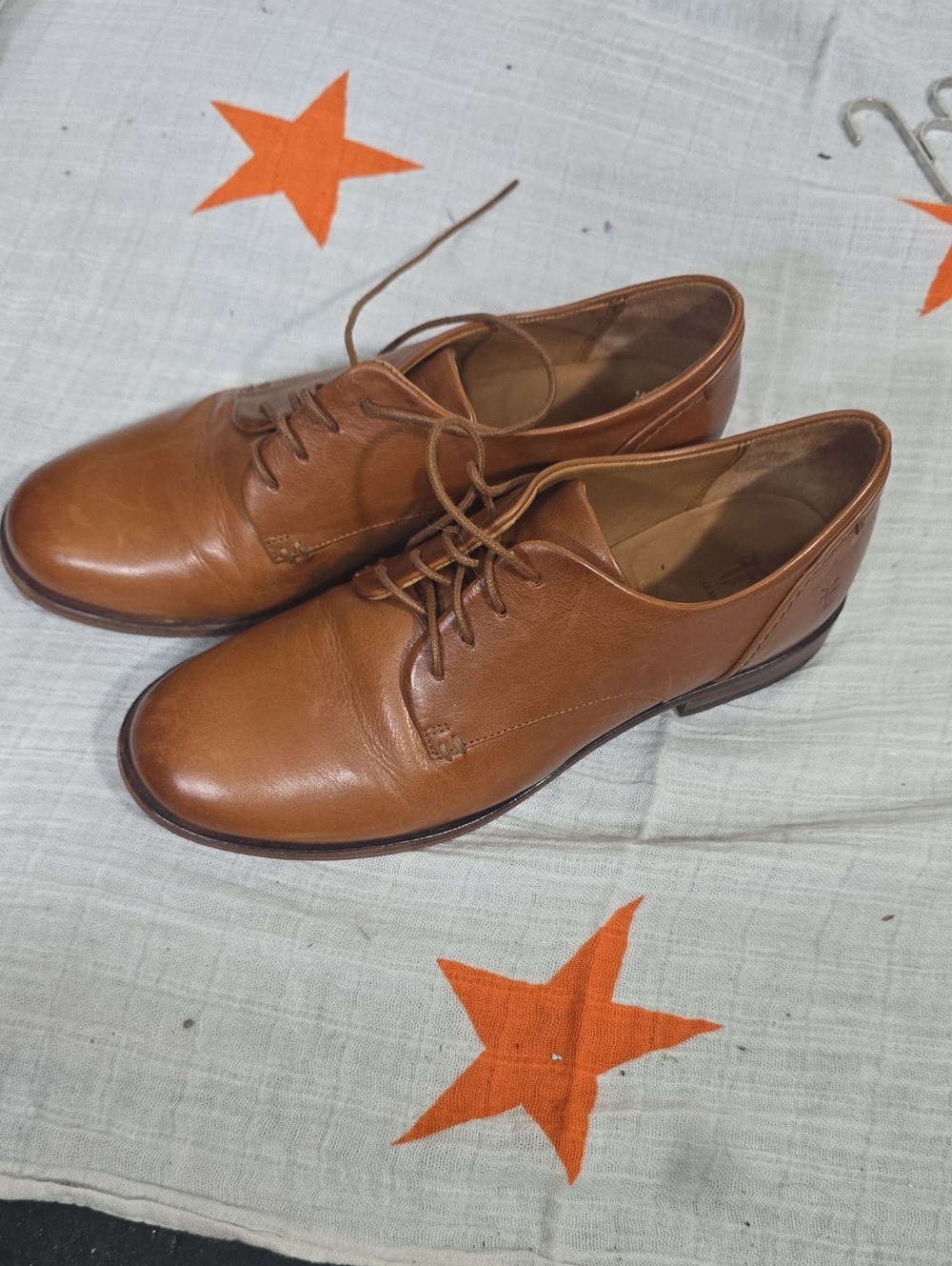 Women's Classic Tan Leather Lace-Up Dress Shoes